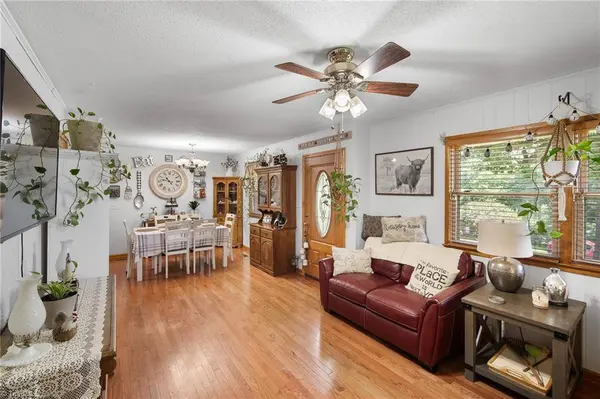 1220 Bowen RD, Yadkinville, NC 27055