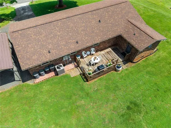 1220 Bowen RD, Yadkinville, NC 27055