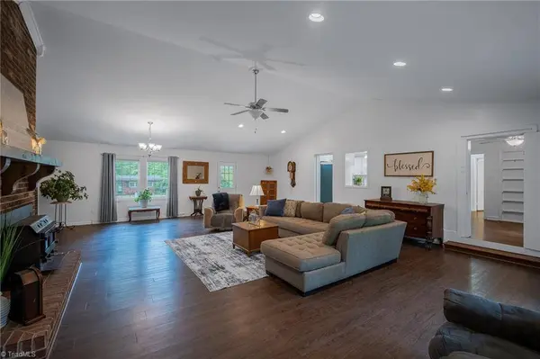 325 Coleman ST, Eden, NC 27288