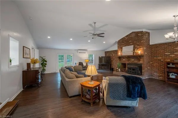 325 Coleman ST, Eden, NC 27288