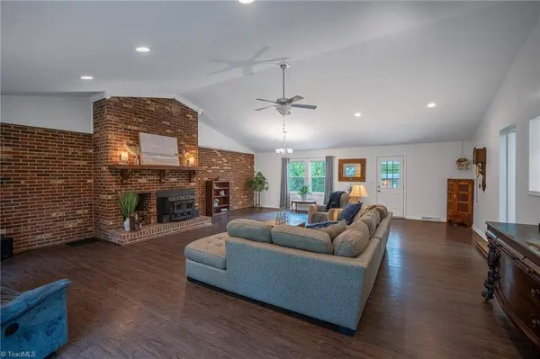 325 Coleman ST, Eden, NC 27288