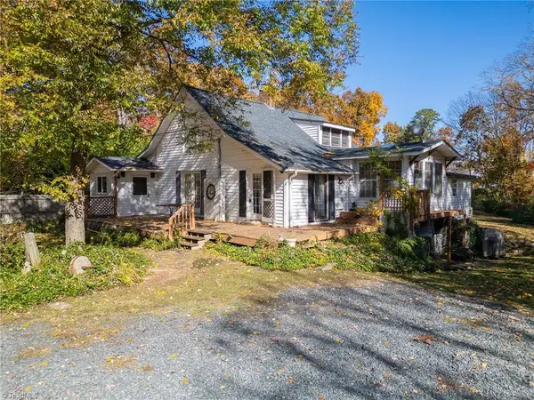 5820 Skylark RD, Pfafftown, NC 27040