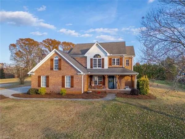 206 Garden Valley DR, Winston-salem, NC 27107
