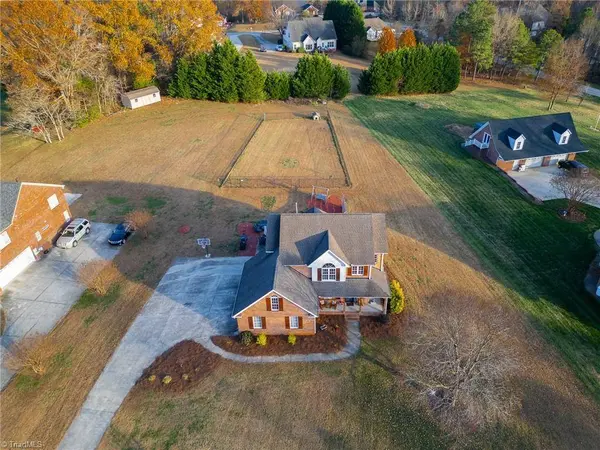 206 Garden Valley DR, Winston-salem, NC 27107