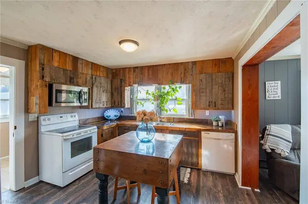229 River DR, Linwood, NC 27299