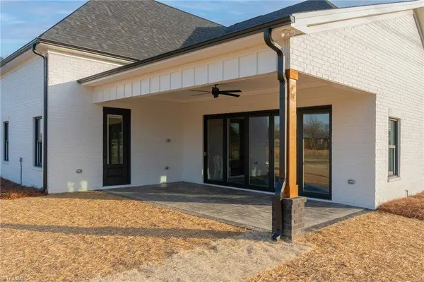 117 Hanes LN, Lexington, NC 27295