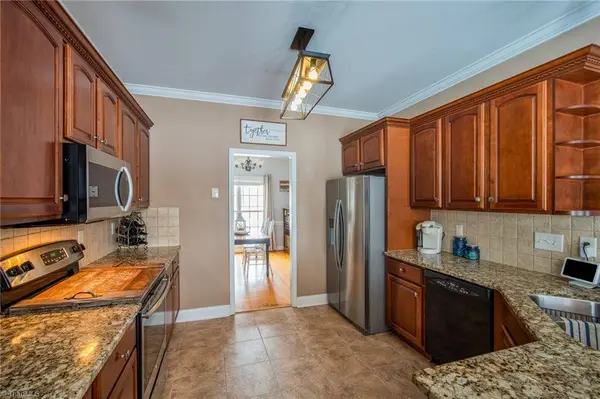 126 Crystal Ridge DR, Lexington, NC 27295