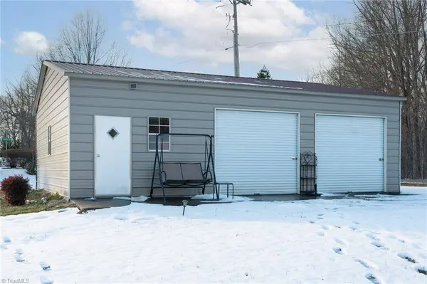 126 Crystal Ridge DR, Lexington, NC 27295