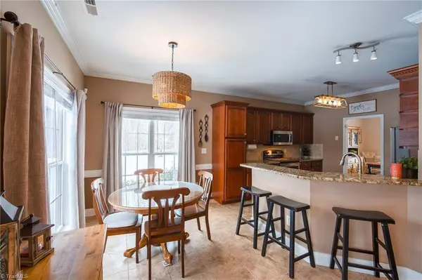 126 Crystal Ridge DR, Lexington, NC 27295