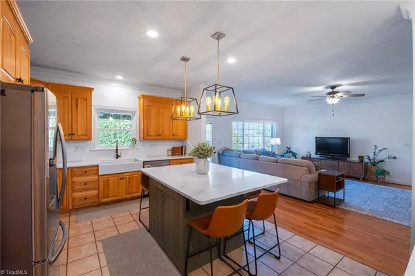 260 Sunset RD, Clemmons, NC 27012
