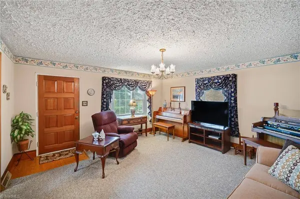 1246 Hickory Tree RD, Winston-salem, NC 27127
