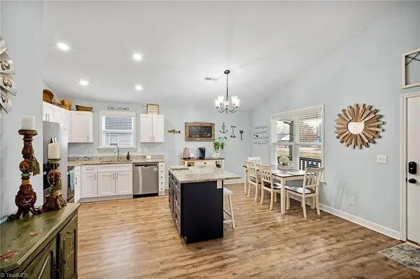205 Bethlehem AVE, Thomasville, NC 27360