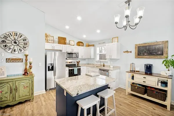 205 Bethlehem AVE, Thomasville, NC 27360