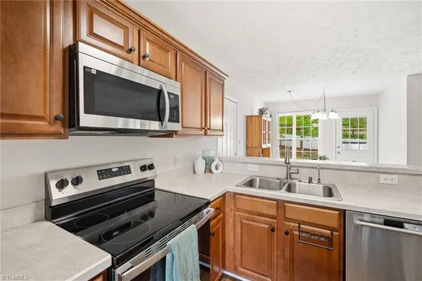 392 Arbor TRL, Thomasville, NC 27360