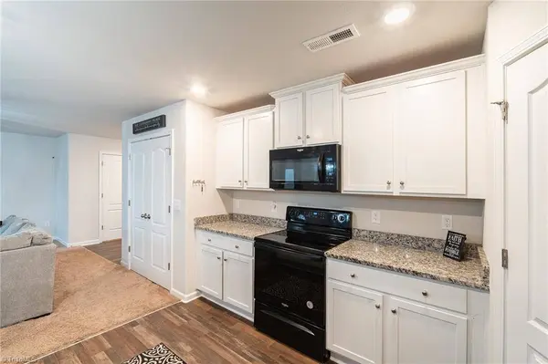 3892 Muddy Creek DR, Winston-salem, NC 27107