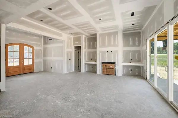 141 Hanes LN, Lexington, NC 27295