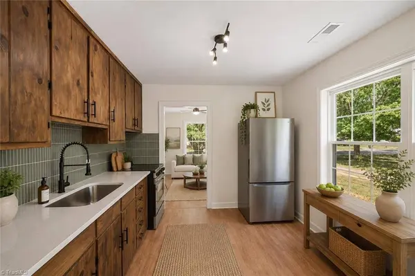 309 Hillside DR, Lexington, NC 27295