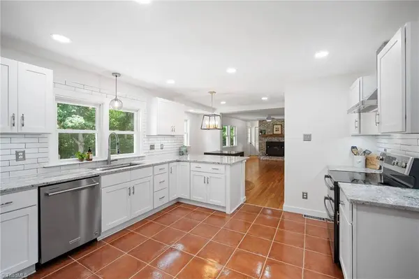 344 Sunset RD, Clemmons, NC 27012