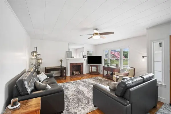344 Sunset RD, Clemmons, NC 27012