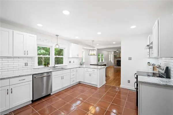 344 Sunset RD, Clemmons, NC 27012