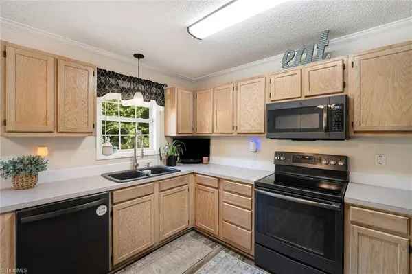 160 Crossfield CT, Lexington, NC 27295