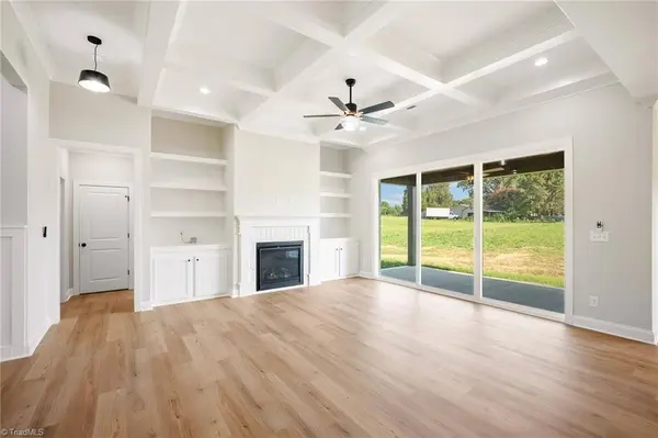 274 Garnet LN, Lexington, NC 27295