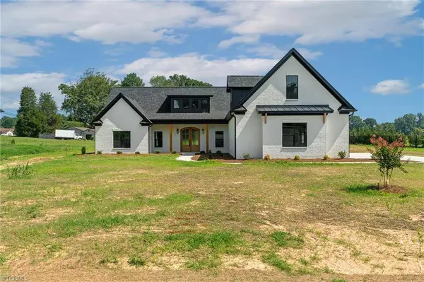 274 Garnet LN