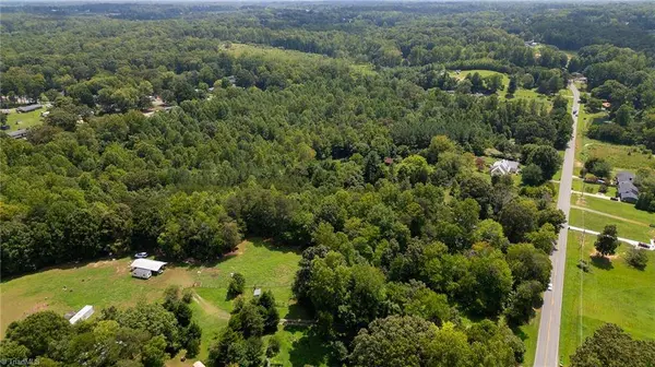 5237 Davis RD, Winston-salem, NC 27105