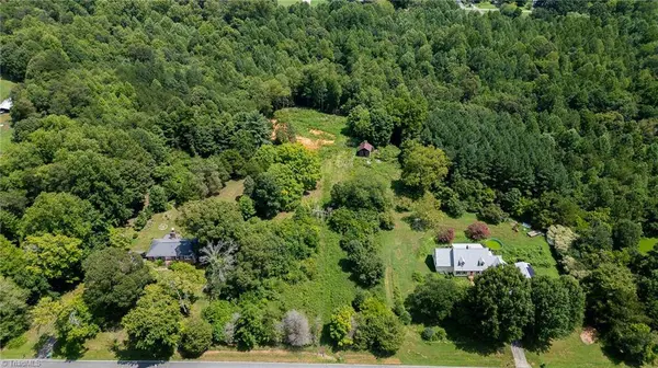 5237 Davis RD, Winston-salem, NC 27105