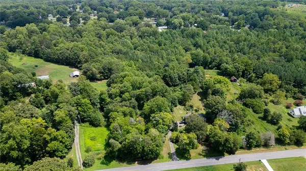 5237 Davis RD, Winston-salem, NC 27105
