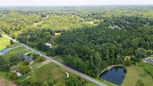 5237 Davis RD, Winston-salem, NC 27105