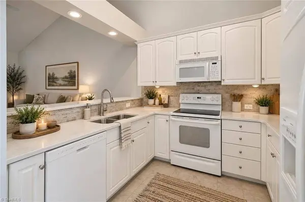802 North Lake DR, Winston-salem, NC 27127