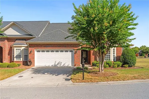 802 North Lake DR