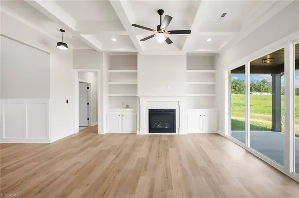 479 Garnet LN, Lexington, NC 27295