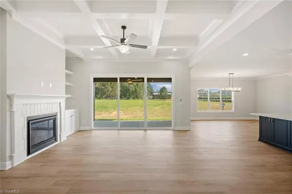 479 Garnet LN, Lexington, NC 27295