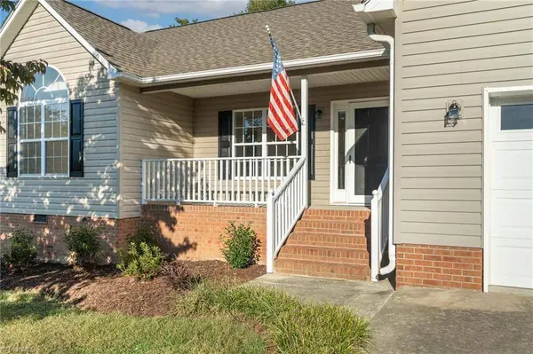 125 Cloverfield CT, Winston-salem, NC 27127