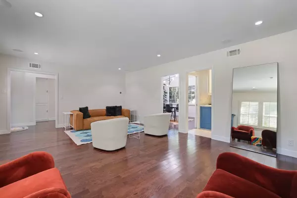 Sherman Oaks, CA 91423-4029,14405 Valley Vista Blvd