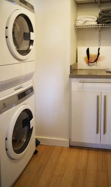 West Hollywood, CA 90069-2322,1131 Alta Loma Rd #407