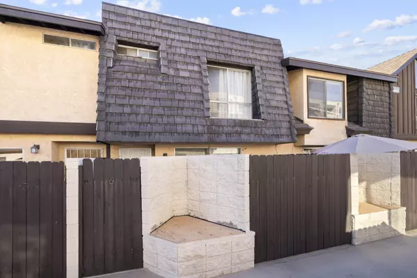 Encino, CA 91316-2000,5461 Newcastle Ave #6