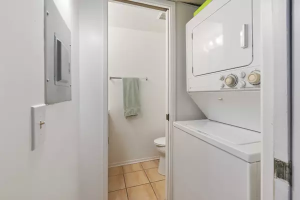 5461 Newcastle Ave #6, Encino, CA 91316-2000