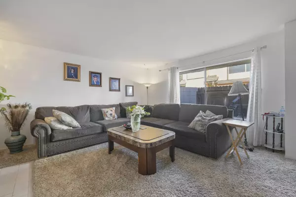 5461 Newcastle Ave #6, Encino, CA 91316-2000