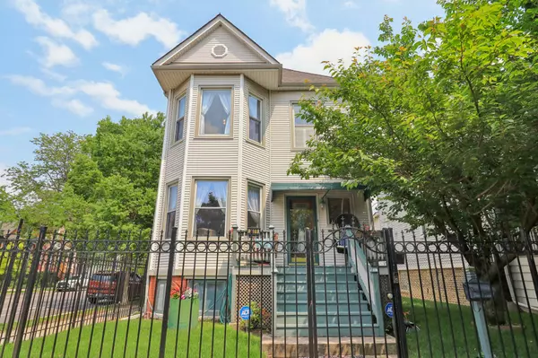 2559 N St Louis Ave, Chicago, IL 60647-1205