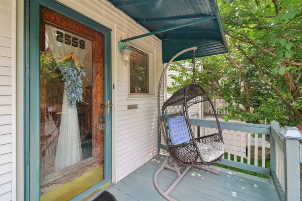 2559 N Saint Louis Avenue, Chicago, IL 60647