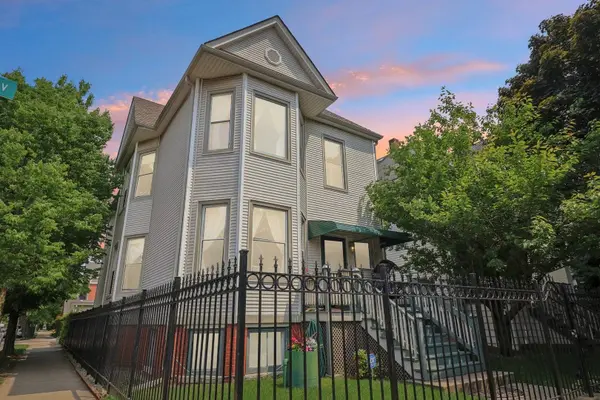 2559 N Saint Louis Avenue, Chicago, IL 60647