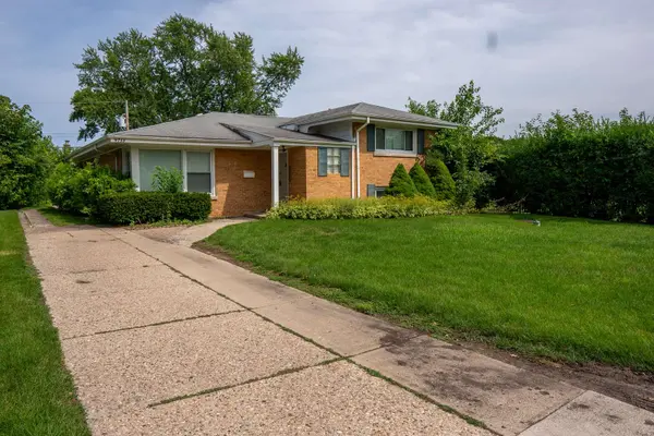 9733 Karlov AVE, Skokie, IL 60076