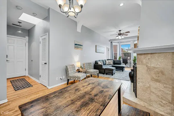 2202 N Clybourn AVE #3, Chicago, IL 60614