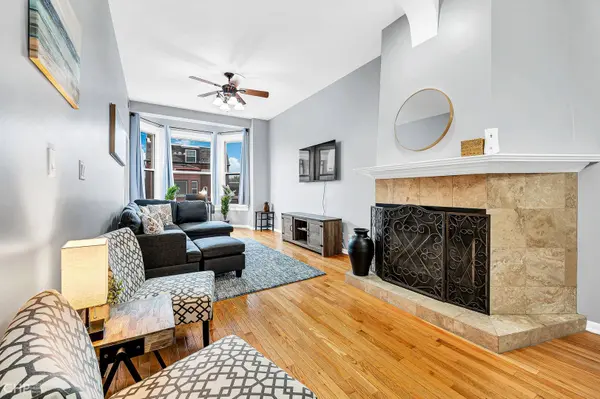 2202 N Clybourn AVE #3, Chicago, IL 60614