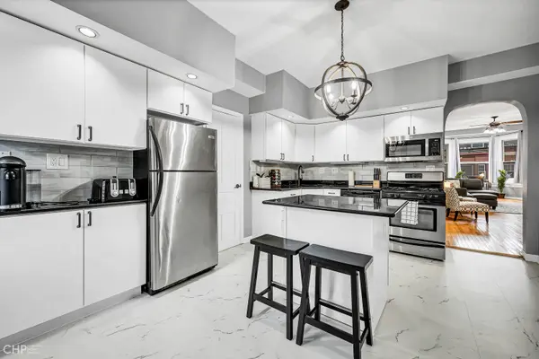 2202 N Clybourn AVE #3, Chicago, IL 60614