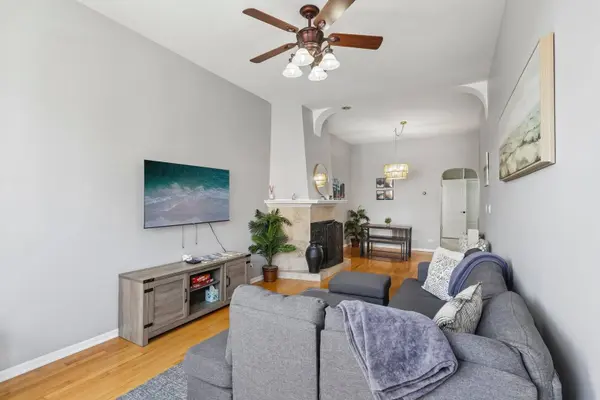 2202 N Clybourn AVE #3, Chicago, IL 60614