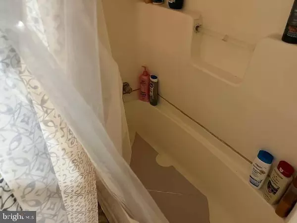 341 E POPLAR ST, York, PA 17403